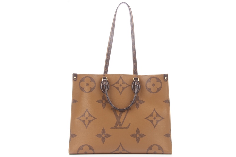 A handbag Cabas Alto tote bag  by Louis Vuitton. - Bukowskis