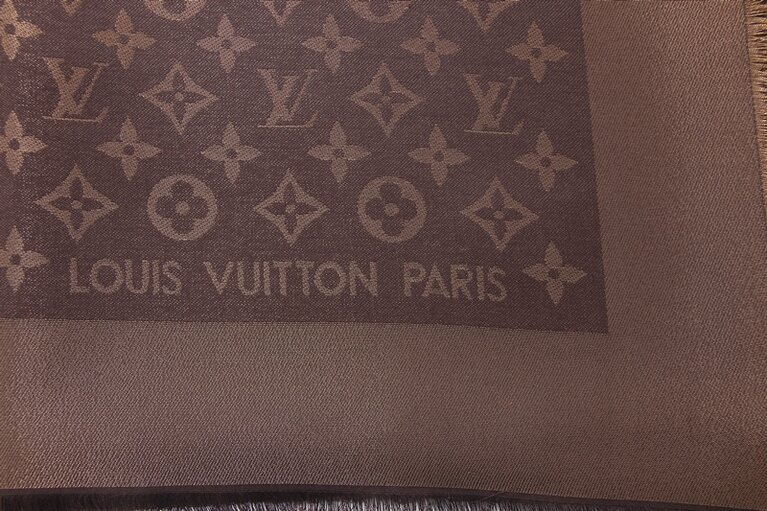 Louis Vuitton Monogram Tuch Cappuccino Wolle Seide M75872